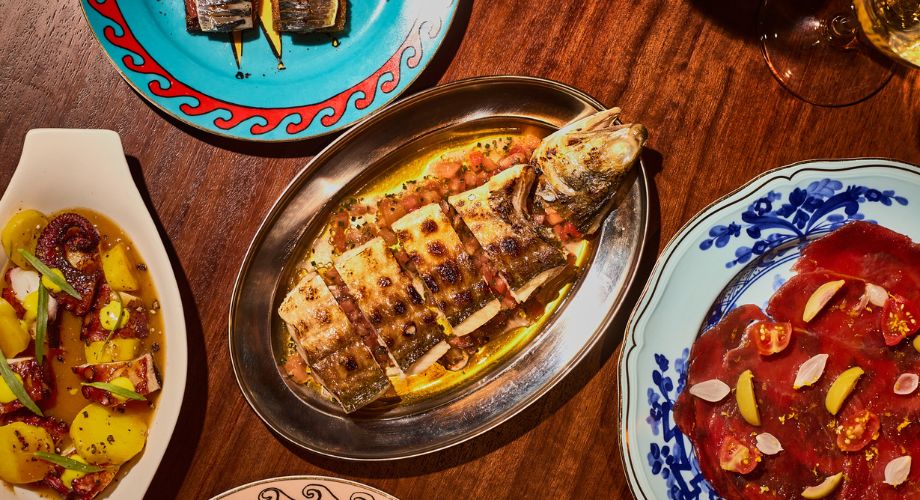 Dishes at Salon des Refusés